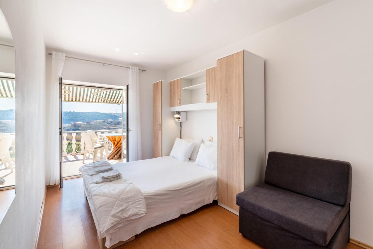 Apartments With A Parking Space Lopar, Rab - 14070 Exterior photo